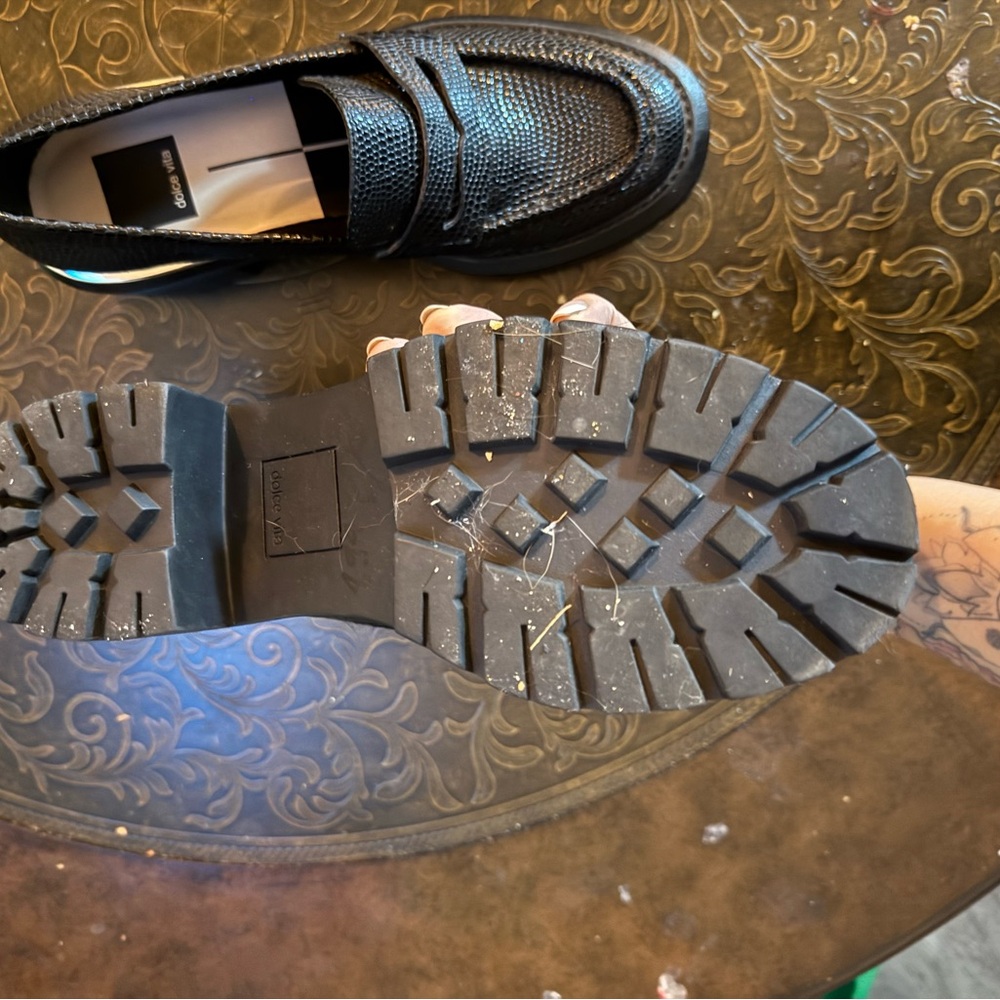 Black Textured platform Women's Loafers (don’t know size assuming 6 or 6 /2) - Picture 7 of 12